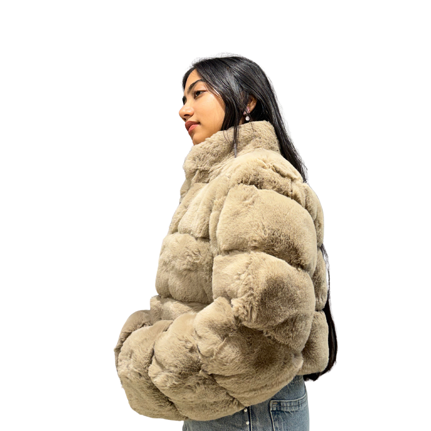 CloudSoft™ Women’s Plush Faux Fur Cropped Jacket – Warm Beige