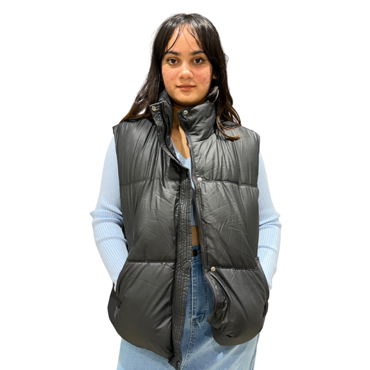 AeroShield™ Women’s Lightweight Puffer Vest – Jet Black